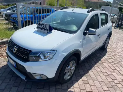 Usata Dacia Sandero Stepway 90 CV (66 kW) 2017 Bianco Berlina