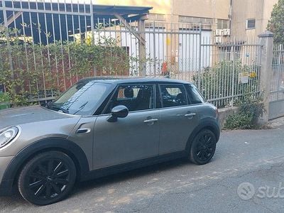 Usata Mini Cooper D 116 CV (85 kW) 2019 Grigio Utilitaria