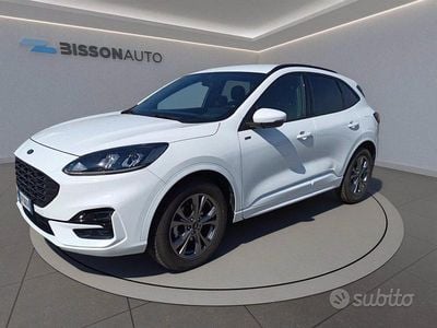 Begagnad Ford Kuga ST-Line 190 HK (139 kW) 2023 Vit SUV