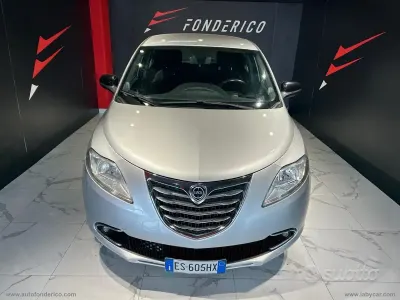 Begagnad Lancia Ypsilon Gold 85 HK (62 kW) 2013 Grå Halvkombi