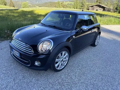 Usata Mini Cooper D 112 CV (82 kW) 2012 Nero Utilitaria