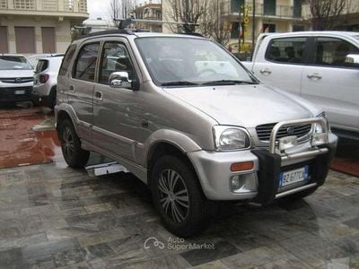 Usata Daihatsu Terios 83 CV (61 kW) 1998 Argento SUV