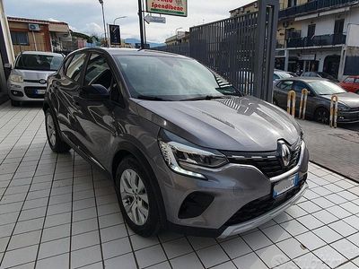 Usata Renault Captur 115 CV (84 kW) 2021 Grigio SUV