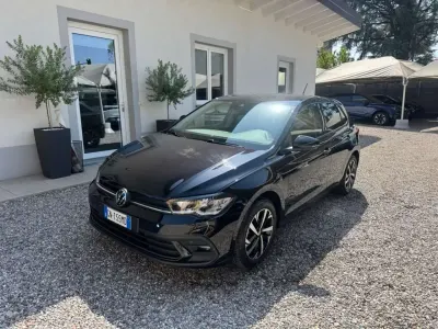 Usata VW Polo Life 80 CV (58 kW) 2023 Nero Utilitaria