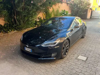 Usata Tesla Model S Performance 169 kW (230 CV) 2019 Nero Utilitaria