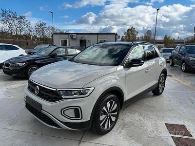 Nuova 2025 VW T-Roc Edition SUV | 29.900 € (Buon prezzo)