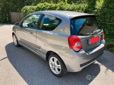 Usata Chevrolet Aveo 84 CV (61 kW) 2011 Grigio Berlina
