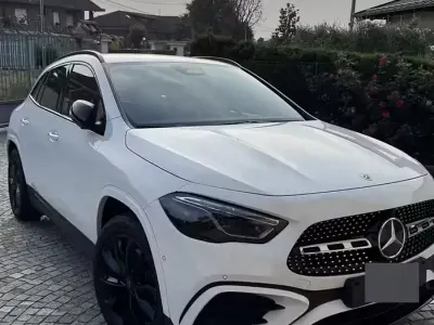 Usata Mercedes GLA200 AMG 163 CV (119 kW) 2024 Bianco SUV