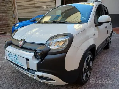 Nuova Fiat Panda Cross Cross 65 CV (47 kW) 2026 Bianco Utilitaria