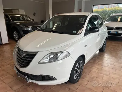 Brugt Lancia Ypsilon Silver 95 HK (69 kW) 2012 Hvid Hatchback