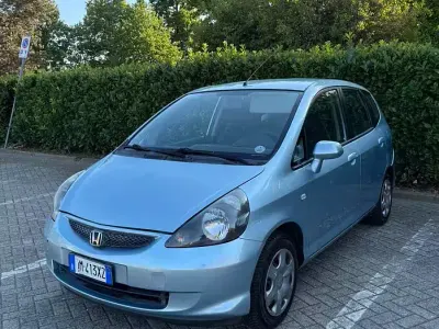 Usata Honda Jazz 78 CV (57 kW) 2005 Bluazzurro Utilitaria