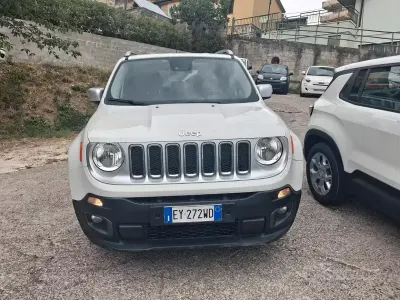 Usata Jeep Renegade Limited 140 CV (102 kW) 2015 Bianco SUV