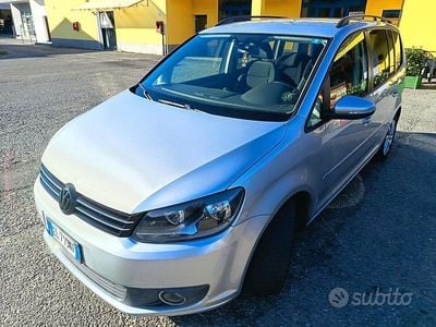 Begagnad VW Touran 105 HK (77 kW) 2012 Grå Minibuss