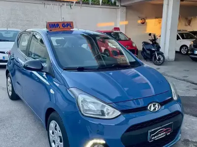 Usata Hyundai i10 Edition 67 CV (49 kW) 2014 Blu Utilitaria