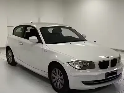 Usata BMW 116 122 CV (89 kW) 2009 Bianco Utilitaria