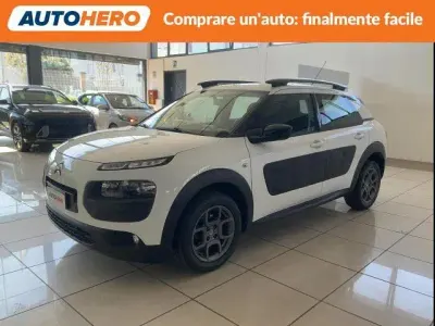 Begagnad Citroën C4 Feel 99 HK (72 kW) 2017 Vit SUV