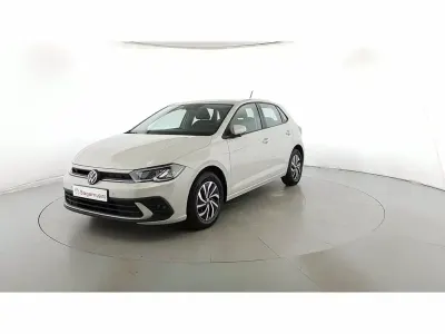 Usata VW Polo Life 95 CV (69 kW) 2023 Ascot gray Utilitaria