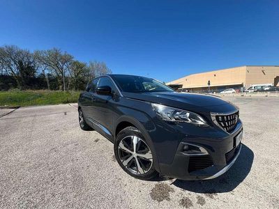 Usata Peugeot 3008 Allure 131 CV (96 kW) 2019 Blu/azzurro SUV