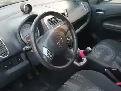 Usata Opel Agila 65 CV (47 kW) 2014 Utilitaria