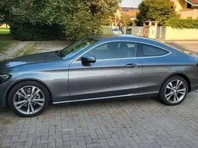 Usata Mercedes C220 Executive 170 CV (125 kW) 2017 Grigio Coupé