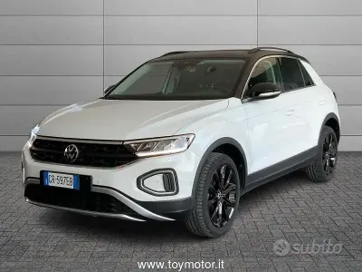 Usata VW T-Roc R-line 116 CV (85 kW) 2024 Bianco SUV