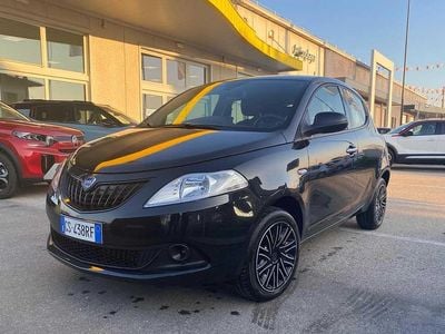 Usata Lancia Ypsilon Silver 69 CV (50 kW) 2024 Nero Utilitaria