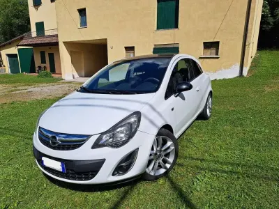 Usata Opel Corsa 75 CV (55 kW) 2014 Bianco Utilitaria