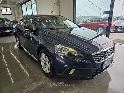 Usata Volvo V40 CC Summum 114 CV (83 kW) 2015 Blu Station wagon