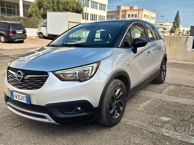 Usata Opel Crossland X 102 CV (75 kW) 2019 Grigio SUV