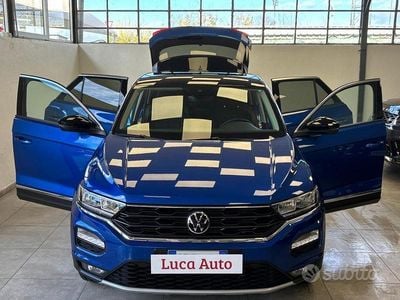 Usata VW T-Roc 110 CV (80 kW) 2021 Blu SUV