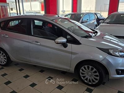 Usata Ford Fiesta Titanium 75 CV (55 kW) 2014 Argento Utilitaria