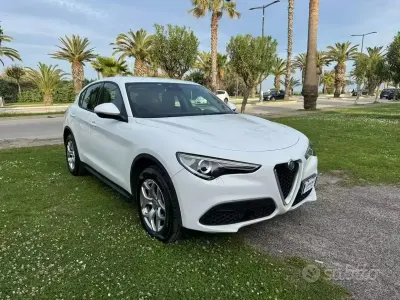 Usata Alfa Romeo Stelvio Business 190 CV (139 kW) 2022 Bianco SUV