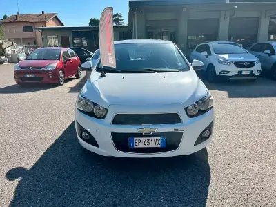 Usata Chevrolet Aveo LT 86 CV (63 kW) 2013 Bianco Berlina
