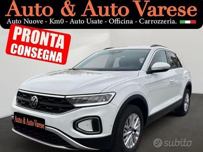 Usata VW T-Roc Life 110 CV (80 kW) 2023 Bianco SUV