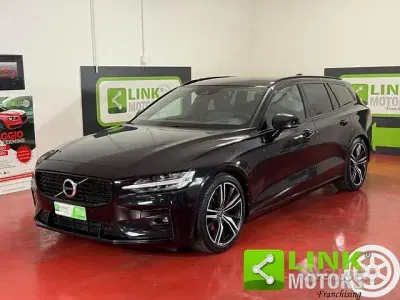 Usata Volvo V60 R-Design 150 CV (110 kW) 2020 Nero Station wagon