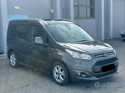 Usata Ford Tourneo Connect Titanium 120 CV (88 kW) 2018 Grigio Monovolume