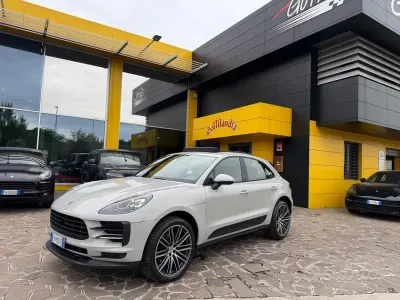 Käytetty Porsche Macan Chrono 245 HP (180 kW) 2019 Harmaa Katumaasturi