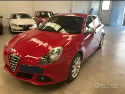 Usata Alfa Romeo Giulietta 105 CV (77 kW) 2011 Rosso Utilitaria