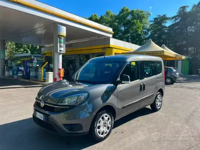 Usata Fiat Doblò Lounge 120 CV (88 kW) 2018 Grigio Monovolume