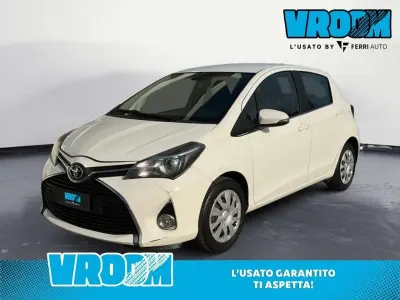 Usata Toyota Yaris Active 69 CV (50 kW) 2016 Bianco Berlina