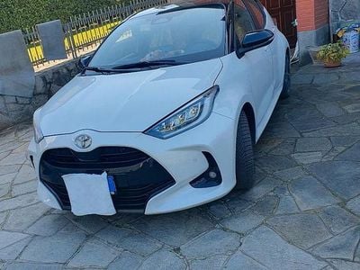 Usata Toyota Yaris 131 CV (96 kW) 2024 Bianco Utilitaria