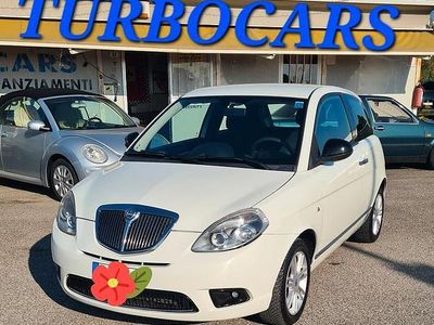 Usata Lancia Ypsilon 69 CV (50 kW) 2011 Bianco Utilitaria