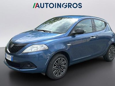 Begagnad Lancia Ypsilon Silver 69 HK (50 kW) 2023 Blå Halvkombi
