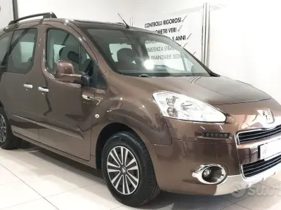 Usata Peugeot Partner Tepee Style 92 CV (67 kW) 2015 Marrone Monovolume