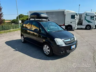 Usata Opel Meriva Cosmo 105 CV (77 kW) 2006 Nero Monovolume