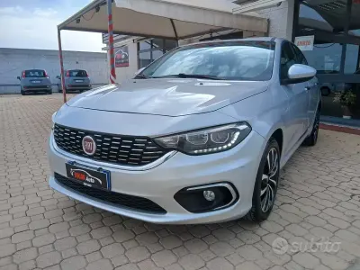 Usata Fiat Tipo 120 CV (88 kW) 2017 Grigio Berlina