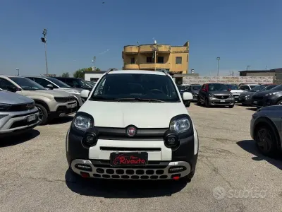 Usata Fiat Panda Cross Cross 69 CV (50 kW) 2022 Bianco Utilitaria