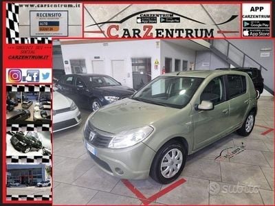Usata Dacia Sandero Lauréate 86 CV (63 kW) 2009 Oro metallizzato Utilitaria