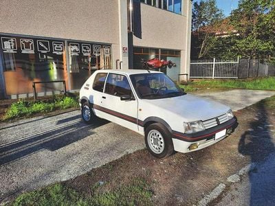 Bianco Usata 1988 Peugeot 205 GTi Berlina | 12.400 €