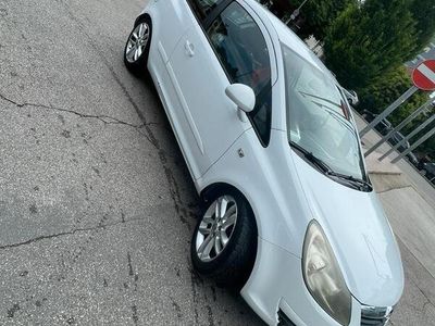 Usata Opel Corsa Sport 95 CV (69 kW) 2007 Bianco Utilitaria